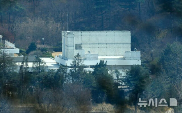 尹, 국민의힘 지도부에 “대선 승리하기 바란다”