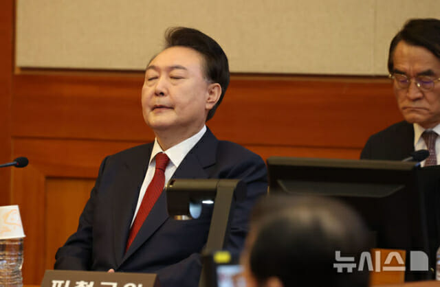 파면 승복 없는 尹, 지지자 향해 “성원에 깊이 감사”