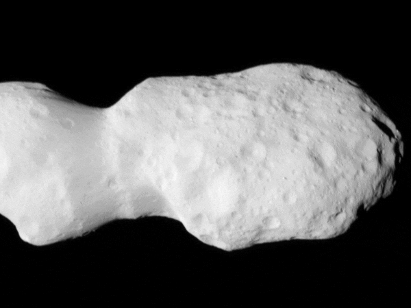 “우주에 커다란 땅콩이…” NASA 루시 탐사선, 특이 소행성 포착 [우주로 간다]