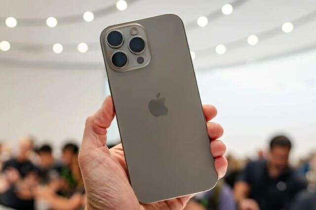 “관세 오르기 전에 사자”…美, 아이폰 구매 이상열풍