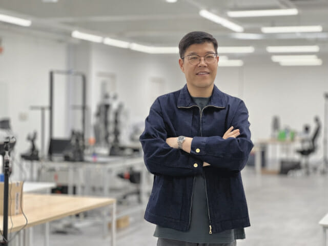 “손이 곧 지능, 손재주 있는 로봇 개발할 것”