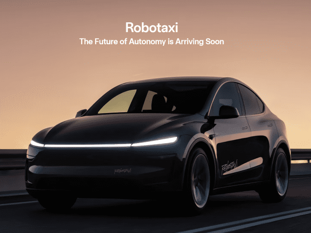 테슬라 로보택시, 첫날부터 역주행에 과속…美 교통당국 조사 착수