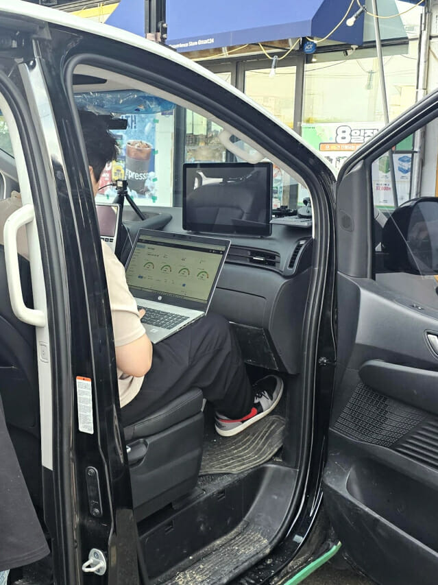 아크릴 AI플랫폼 조나단, 국산 AI반도체와 연동 연합학습 실증 성공