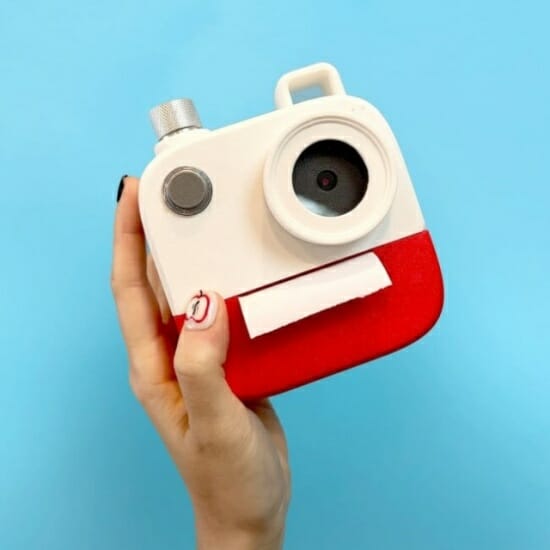 한 편의 시를 찍어주는 AI 카메라 나왔다