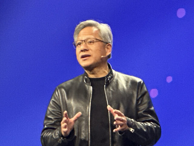 젠슨 황 “양자 컴퓨터 상용화, 수년 내 이뤄져”…아이온큐 주가↑