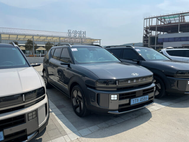 [타보고서] 골프백 4세트도 ‘넉넉’…멀리가고 넓어진 신형 ‘넥쏘’