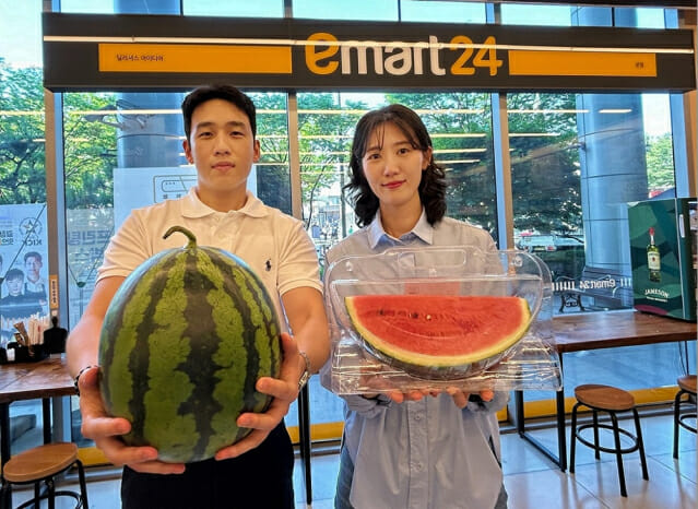 여름 무더위 시작…유통가는 ‘수박 전쟁’ 돌입