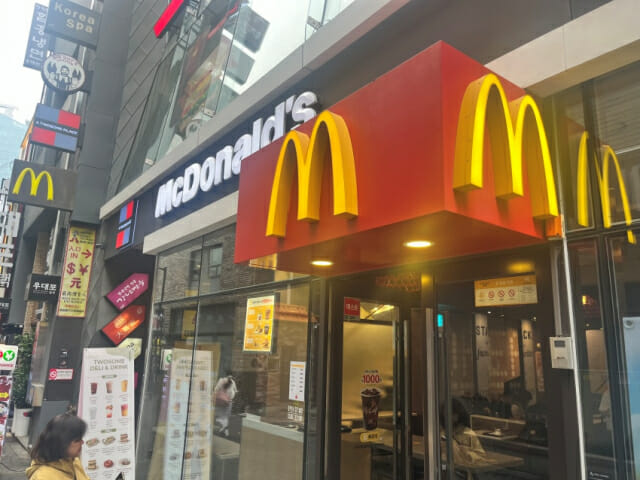 맥도날드-크리스피크림 협력 1년 만에 끝낸다…왜