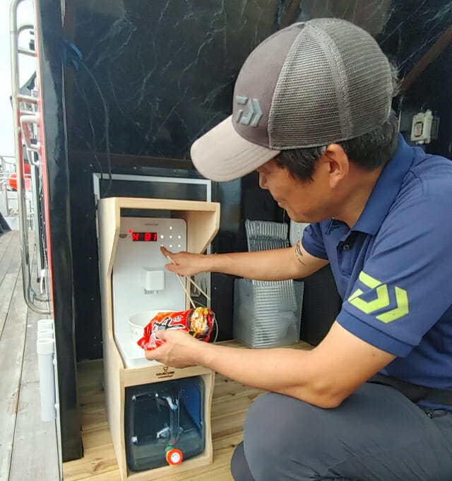낚싯배서도 인기…하우스쿡 정수조리기 100척 설치