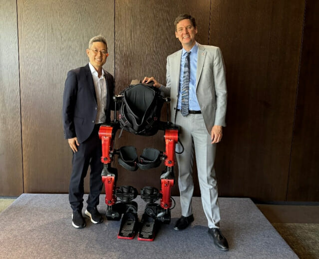 휴먼인모션로보틱스, 캐나다 BC주 수상에 로봇 시연