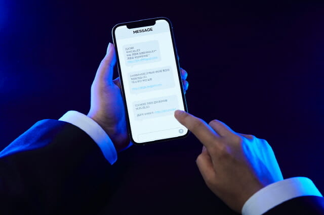 민생회복 소비쿠폰 문자에 인터넷 주소…100% 사기입니다