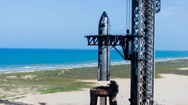 스페이스X, 10번째 스타십 발사 준비…”이번엔 날아 오를까” [우주로 간다]