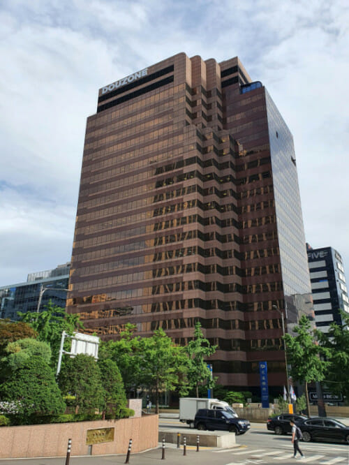 AI 사업 속도 더존비즈온…민간·공공·글로벌 ‘원 AI’ 확산