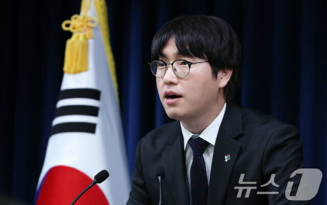 [AI는 지금] 韓도 세계도 ‘AI 민간 인재’ 전면 배치…”기술이 정책 만든다”