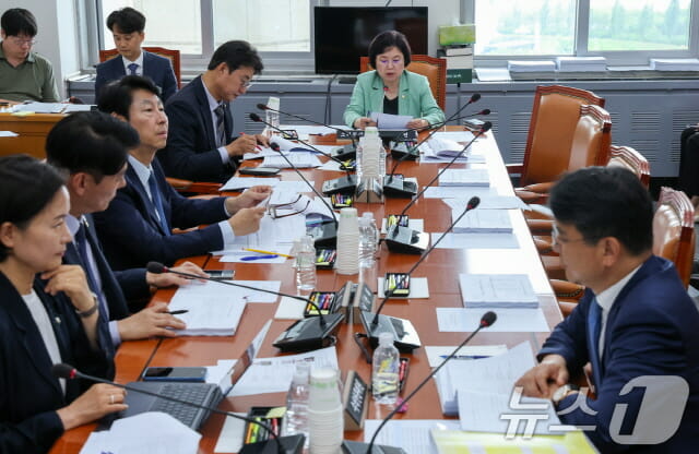 민주당 주도 방송3법 개정안 법안소위 통과