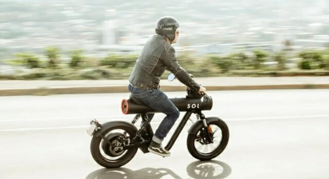 “로켓이야 바이크야”…튜브형 전기 오토바이 나왔다