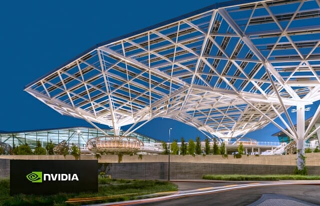 엔비디아 젠슨 황, 트럼프 설득해 H20 GPU 대중 수출 규제 풀어