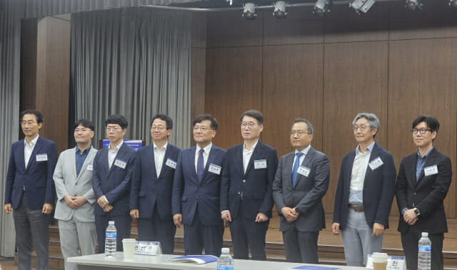 기대감 커진 방산·원전·조선, 독박 아닌 실리 챙기려면