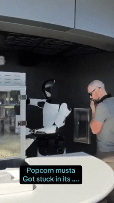 머스크의 허풍이었나…옵티머스 로봇, 첫날부터 고장 [영상]