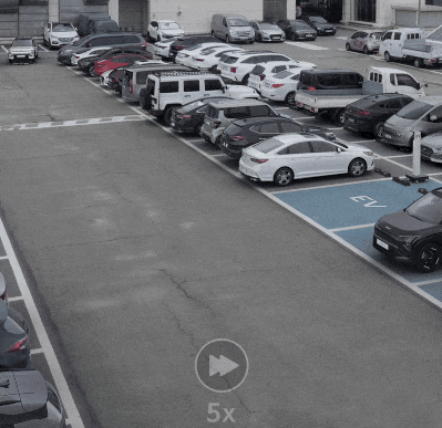 AI 입은 주차로봇이 스스로 발레파킹…현대차 기술력에 세계는 ‘와우’