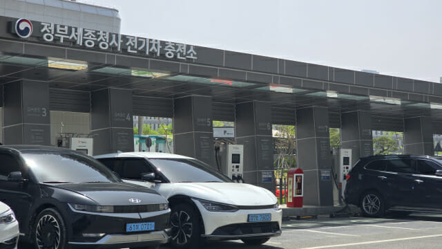 내연차→전기차 전환 지원금 주나…환경부 장관 후보자 “검토 중”
