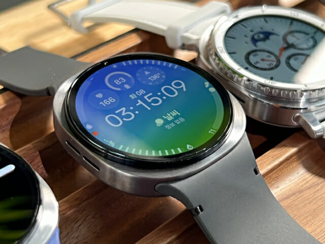 두께 11% 줄인 ‘갤럭시 워치8’ 대변신…클래식 디자인 추가