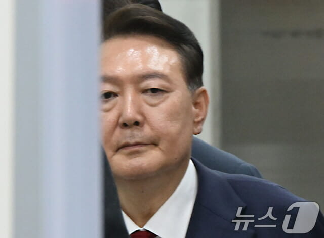 내란특검 “윤석열 14일 출석 통보…건강상 문제 없다”