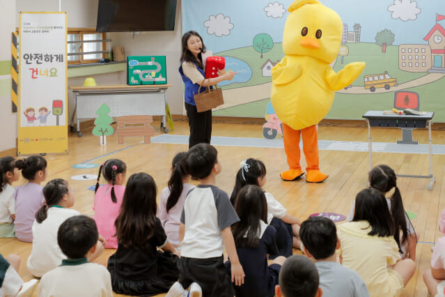 한국GM, 인천 지역 어린이 대상 교통 안전 캠페인 실시