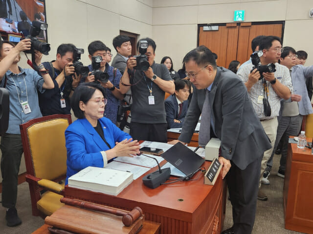 배경훈 인사청문 파행…오전 중 질의 하나도 못해