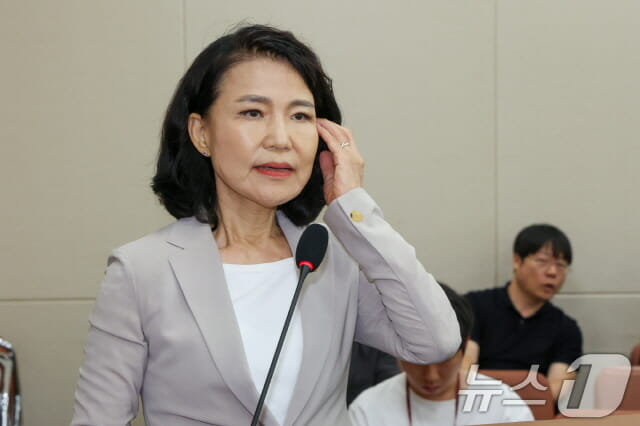 국무회의 참석 말라…”이진숙 위원장, 정치중립 거듭 어겨”