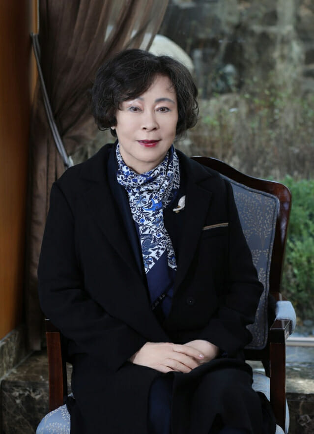 롯데 창업주 장녀 신영자, 롯데칠성 주식도 모두 처분