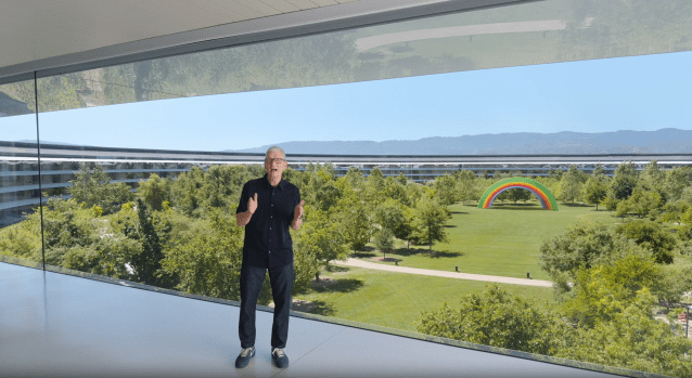 팀 쿡 “애플, AI 경쟁 위해 지갑 열 준비돼 있다”