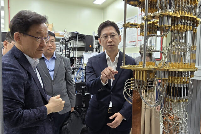 배경훈 장관 “국가 암호체계, 양자 내성 암호로 전환”