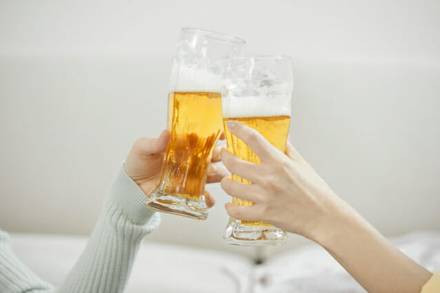 맥주 안팔리나…AB인베브, 2분기 판매 부진에 주가 12% 급락