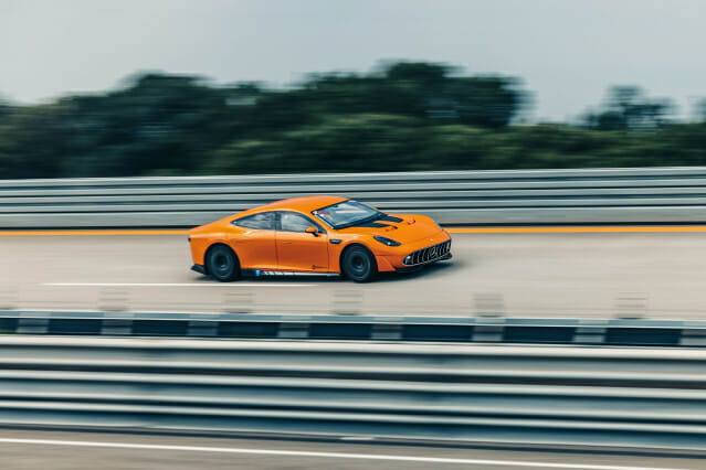 벤츠, 전기차로 하루 5479㎞ 달려…8일간 지구 한바퀴 주행