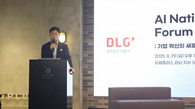 AI 직원 ‘도비’와 일하는 더존비즈온…”업무 효율 넘어 조직 재설계”