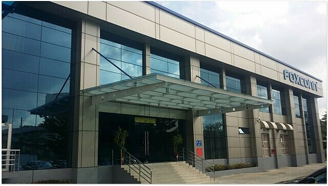 “아이폰보다 AI 서버가 더 벌었다”…폭스콘, 역사 바꾼 매출 반전