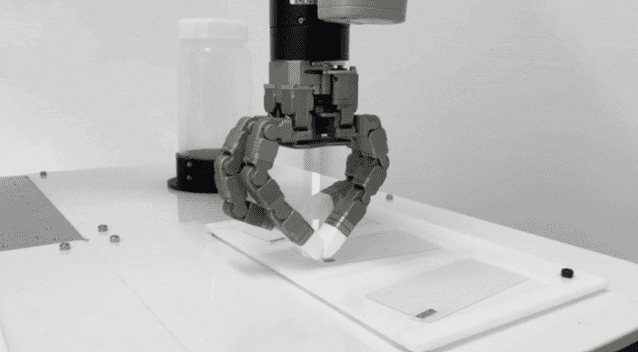 테솔로, 디스플레이 필름 박리 기술 선봬