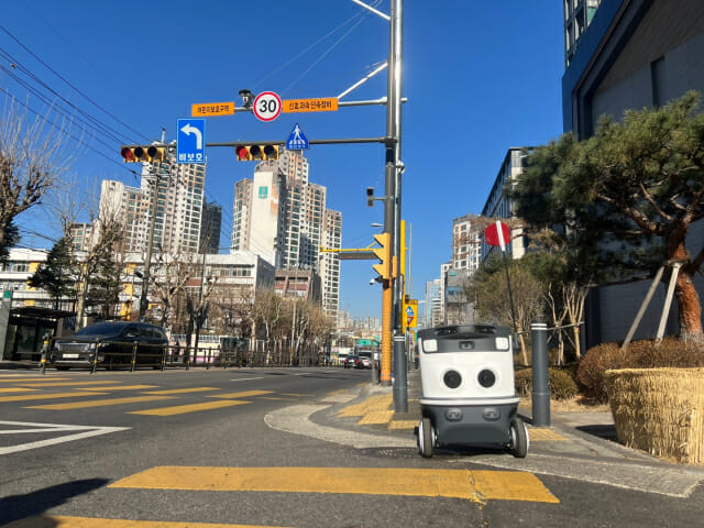 사람 없어도 OK…로봇배달, 물류 주체로 시장 커진다