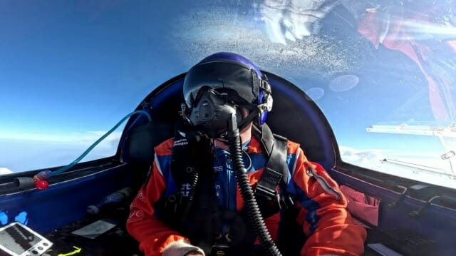 “고도 9천m 뚫었다”…태양광 전기 항공기, 가장 높이 날았다