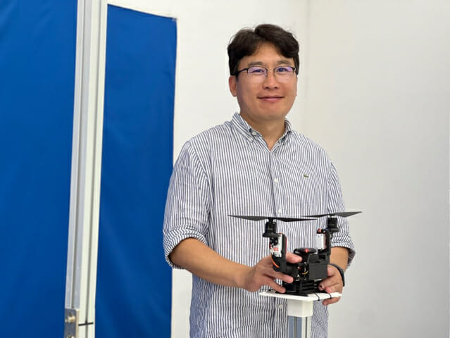 “軍 로봇, 사람 살리는 기술…전장 모습 바꾼다”