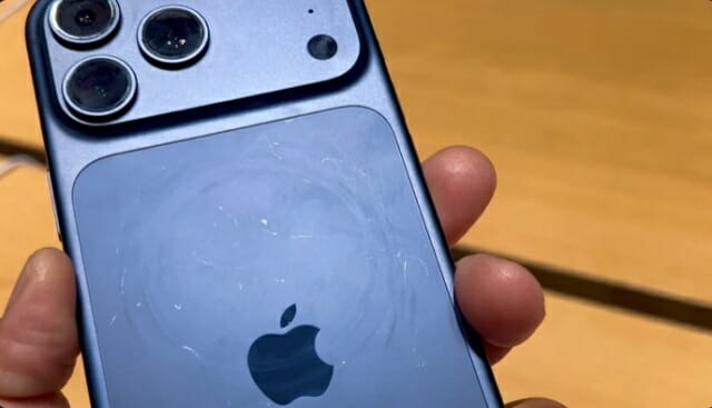 “아이폰17 프로, 긁힘에 취약”…정말 그럴까