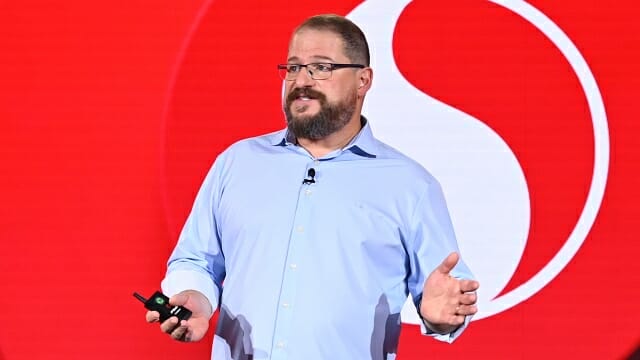 퀄컴 CEO “인텔 파운드리, 현재 수준에서 선택지 아냐”