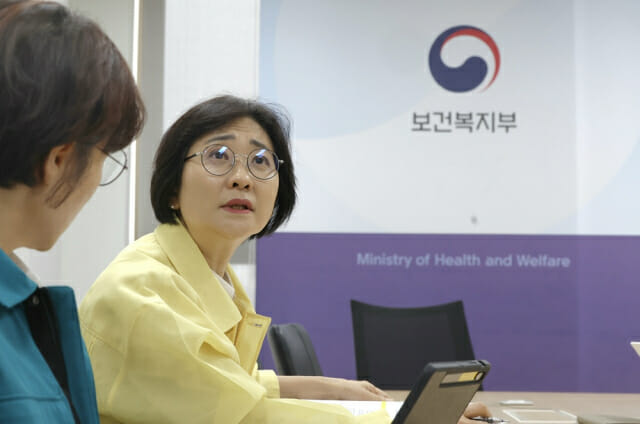 사회보장, 진료기록 전송 지원 등 장애…제1급감염병은 유선 신고