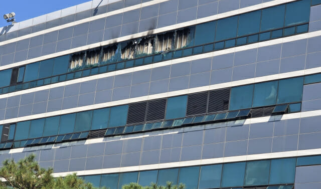 국가정보자원관리원 화재 근본 원인이…”전산실에 서버와 UPS 같이 있었다”