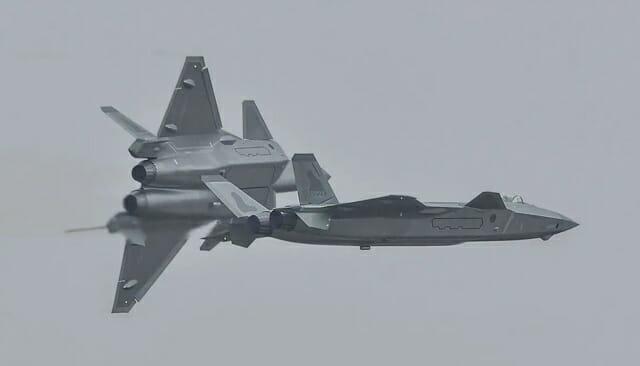 中, J-20 스텔스 전투기 일반 대중에 공개