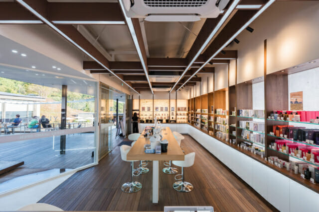 와이레스, 부산 오륙도에 세번째 오프라인 매장 열어