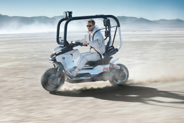 헬멧 안 쓰고 타는 스쿠터 나올까