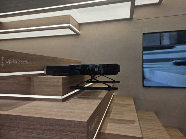 로봇청소기 한계 넘은 ‘모바’…계단 넘고 정리까지 맡는다