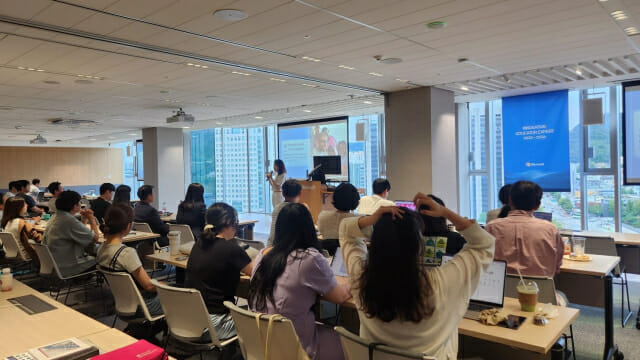 “AI 교실 늘린다”…MS, 국내 교육자에 AI 프로그램 제공